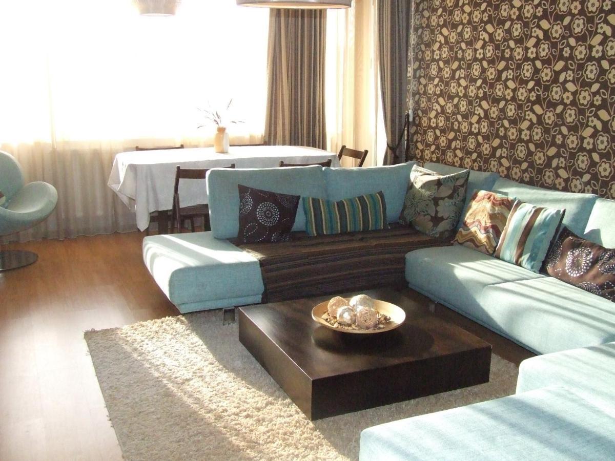 Family Retreat Politehnica Park Apartment Bukares Bagian luar foto