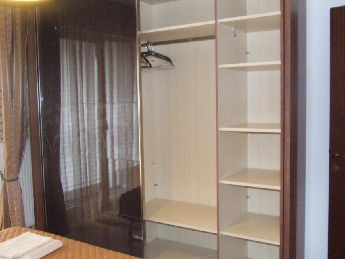 Family Retreat Politehnica Park Apartment Bukares Bagian luar foto