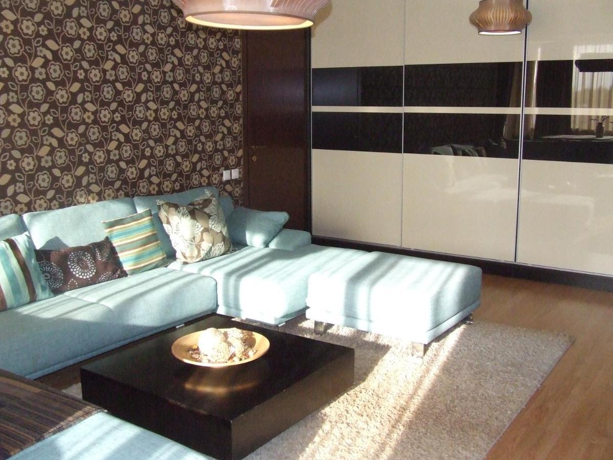 Family Retreat Politehnica Park Apartment Bukares Bagian luar foto