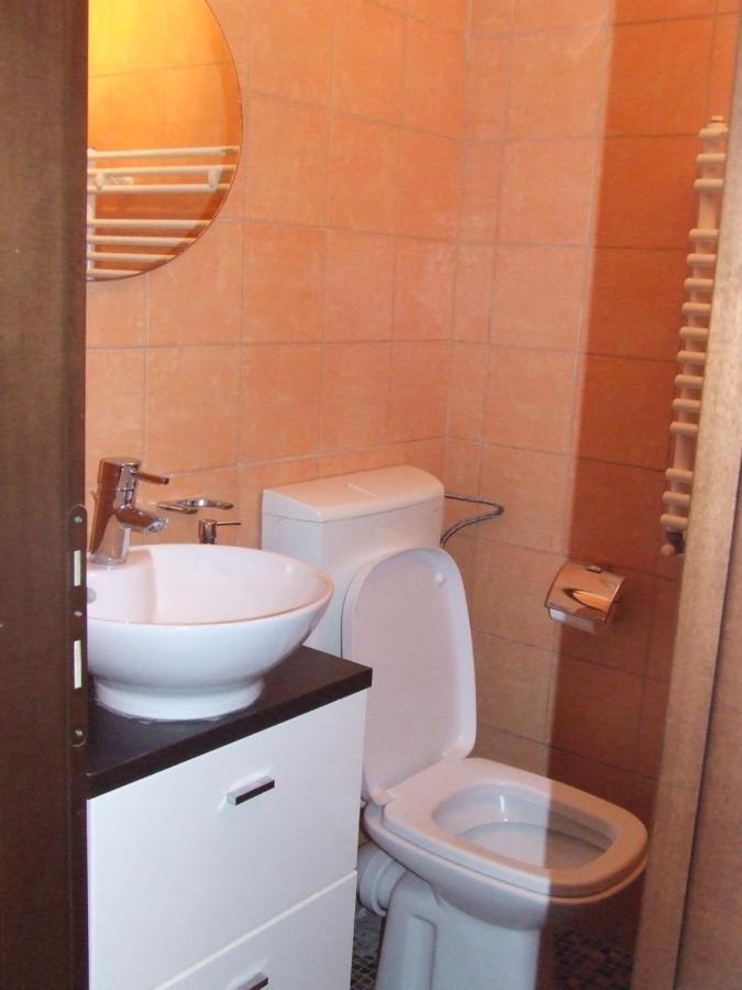 Family Retreat Politehnica Park Apartment Bukares Bagian luar foto
