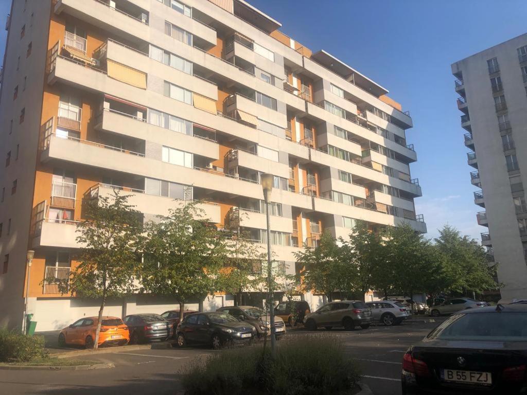 Family Retreat Politehnica Park Apartment Bukares Bagian luar foto